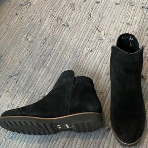 Women’s waterproof Black Suede Chelsea Boots